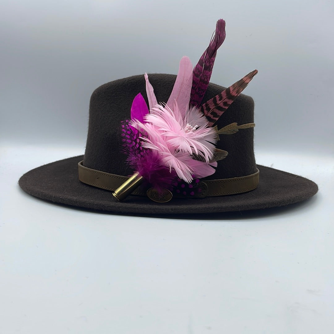 Pink Tones with Cerise Feather Hat Pin (CFP409)